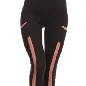 V Active Mesh Panel Leggings